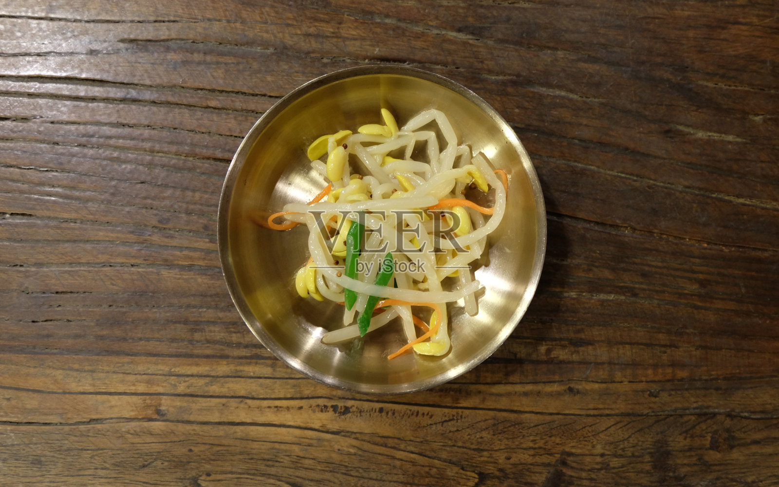 辣豆芽，韩国菜照片摄影图片