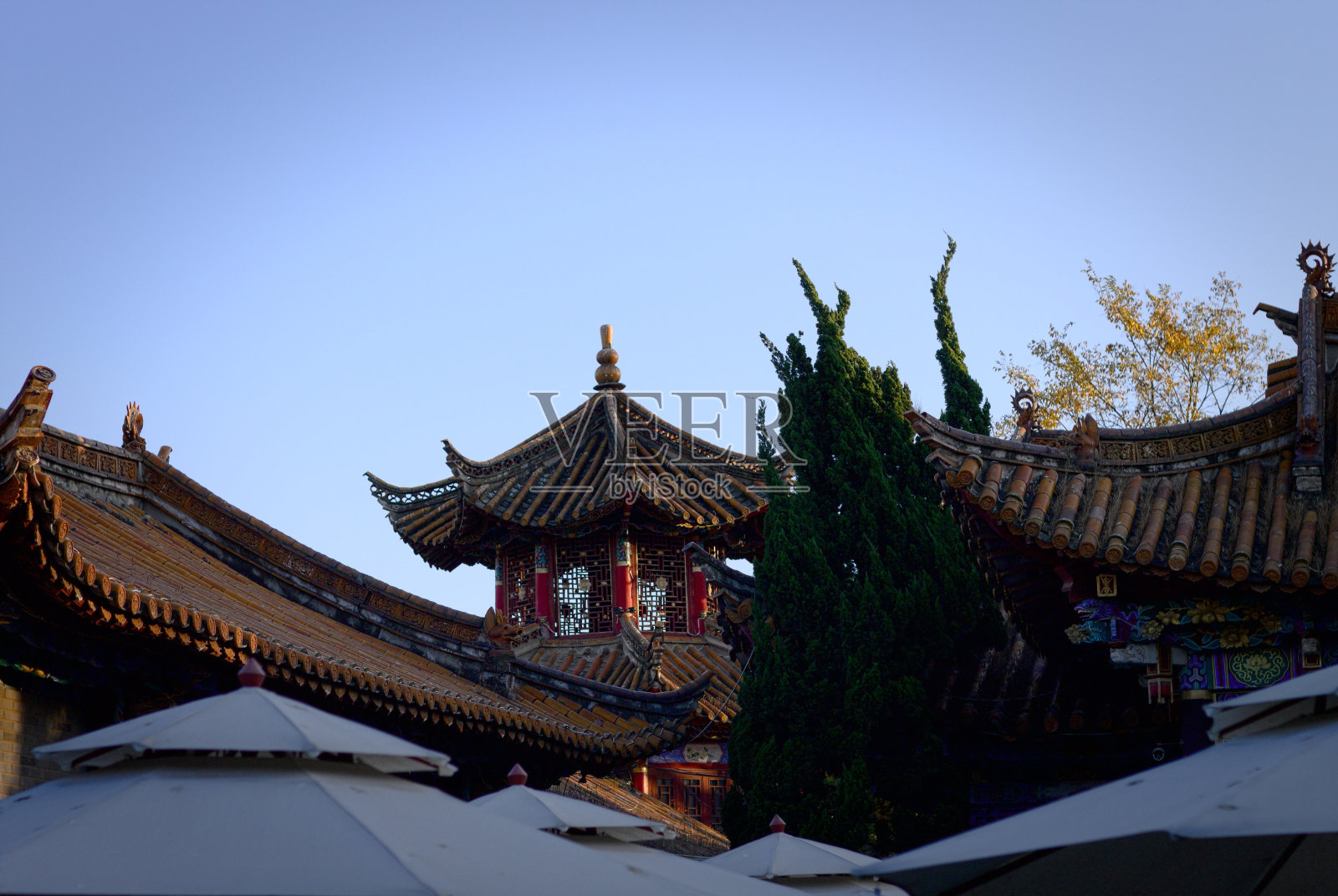 Chuiu公园的寺庙细节(中国云南昆明)照片摄影图片
