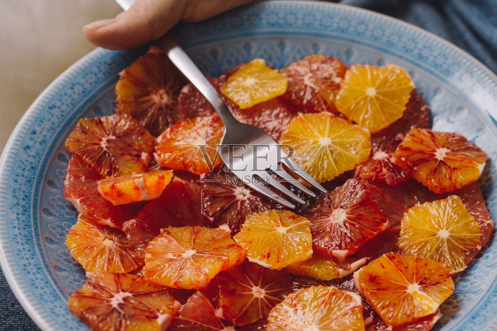 吃健康的柑橘类水果照片摄影图片