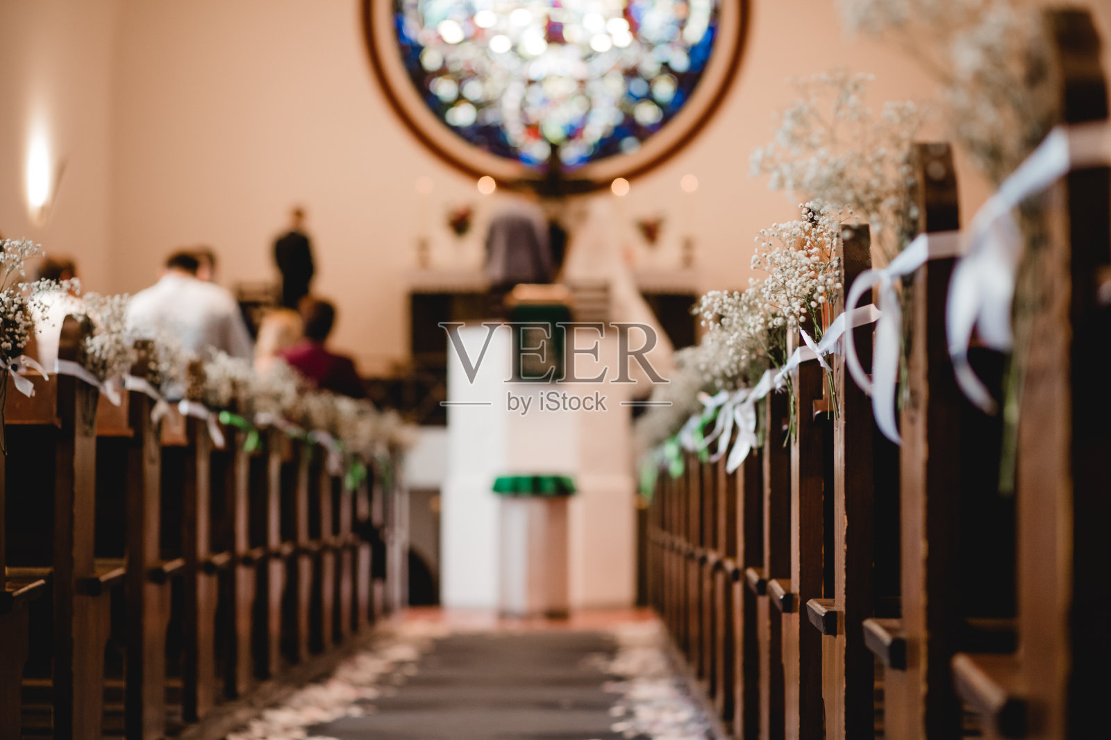 教堂婚礼鲜花照片摄影图片