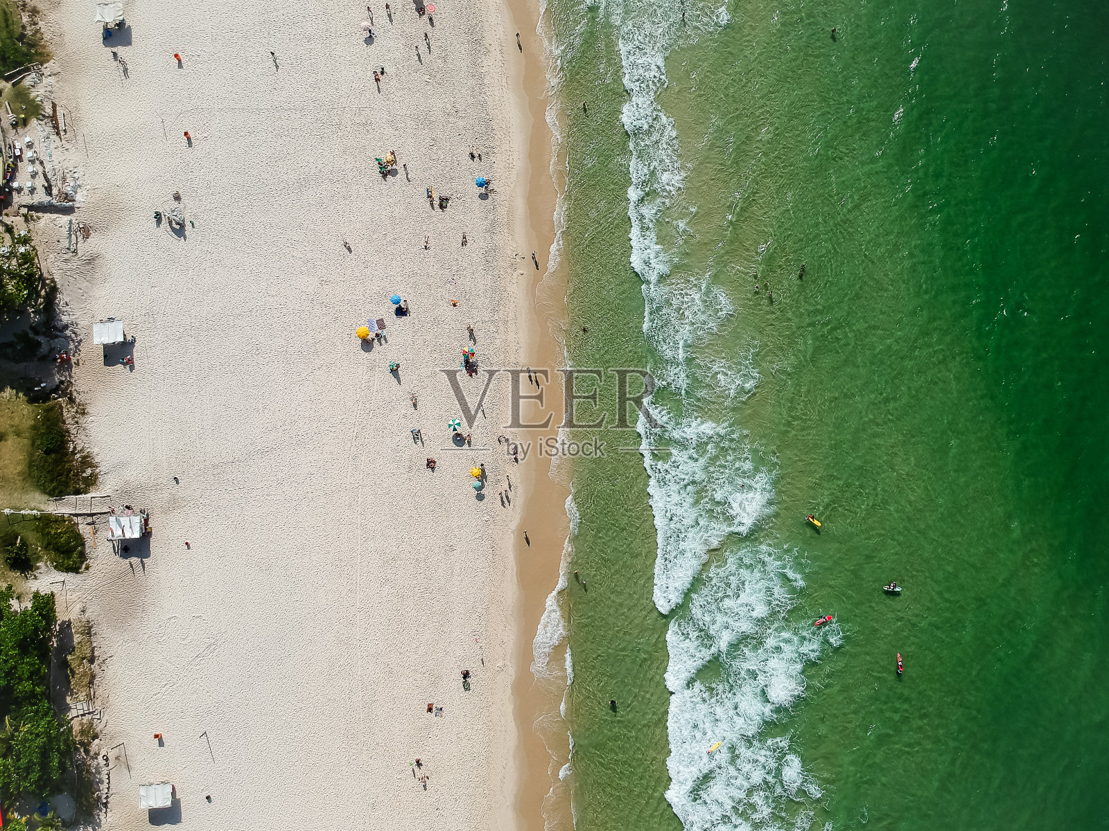 巴西里约热内卢里约热内卢的Barra da Tijuca海滩的无人机照片。照片摄影图片