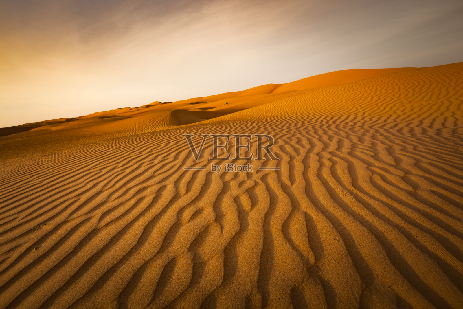 波浪式沙漠景观，阿曼照片摄影图片