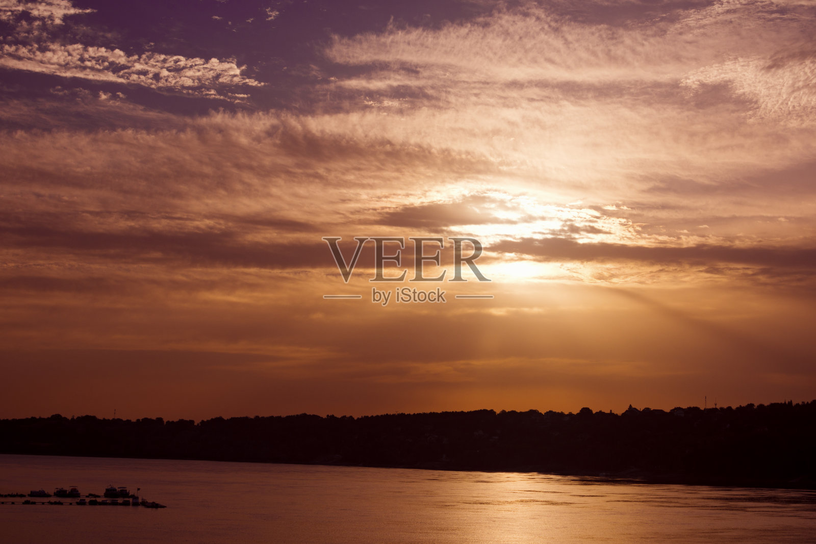 多瑙河上的风景照片摄影图片
