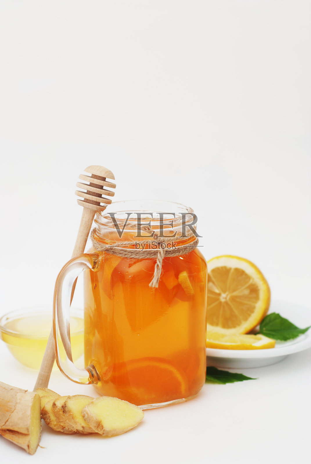 一杯果茶饮。姜，柠檬和蜂蜜。健康食品的概念。健康的饮料。照片摄影图片