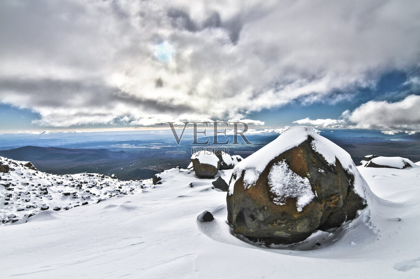 新西兰鲁阿佩胡山的雪景照片摄影图片