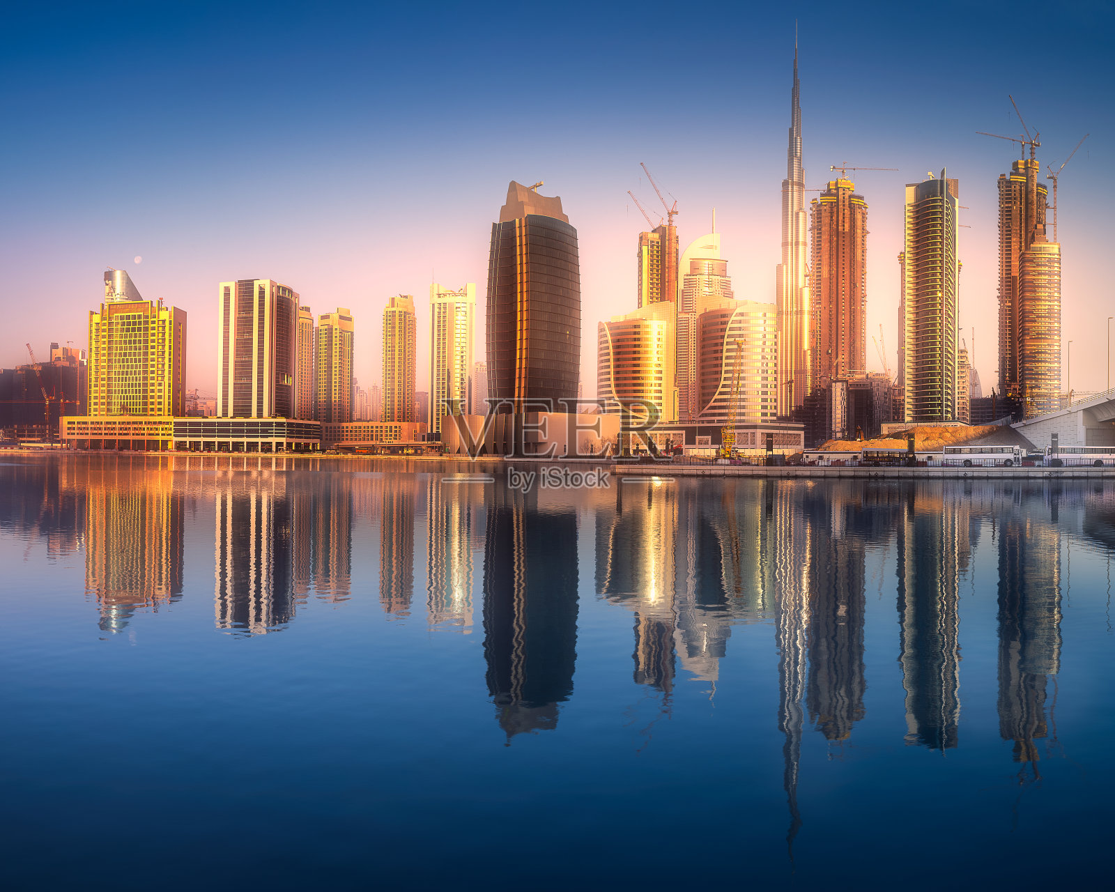 迪拜商业湾全景，阿联酋照片摄影图片