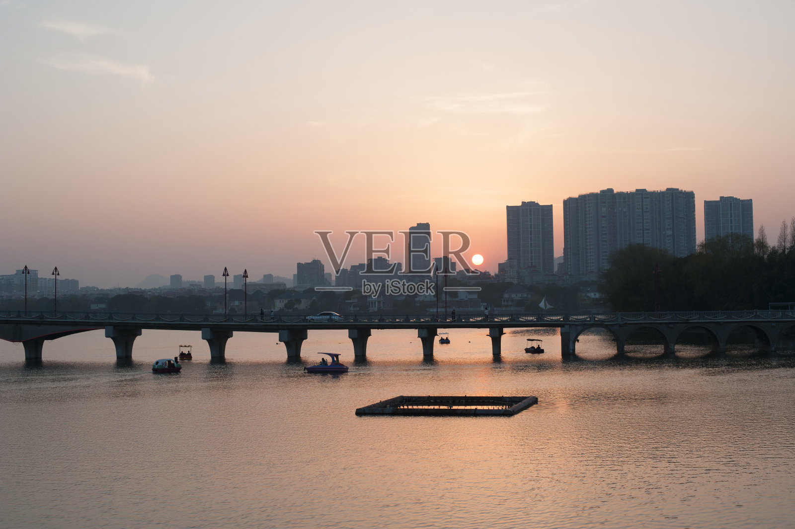 日落时分的南京天际线照片摄影图片