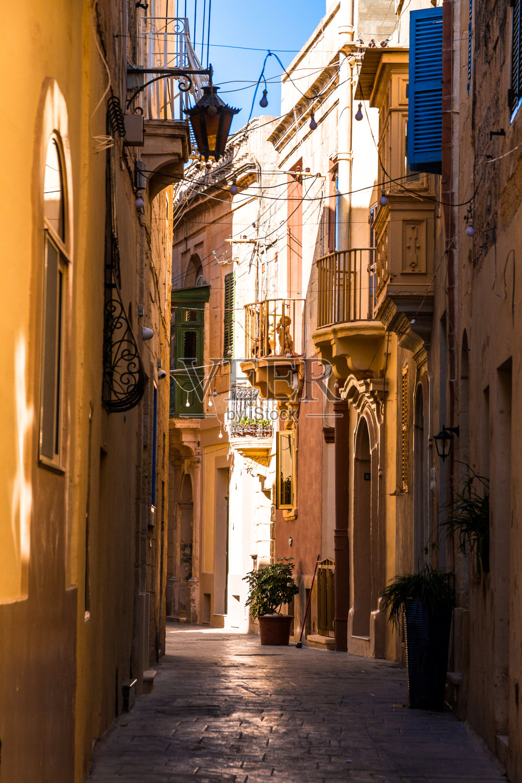 马耳他老城Mdina的古老狭窄的街道照片摄影图片