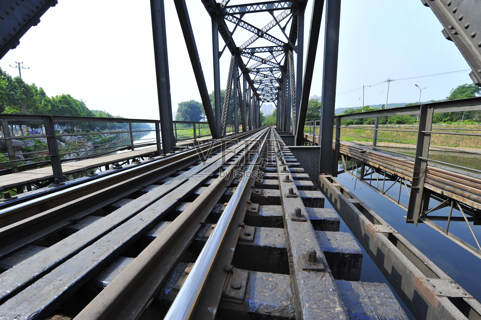铁路桥钢结构照片摄影图片