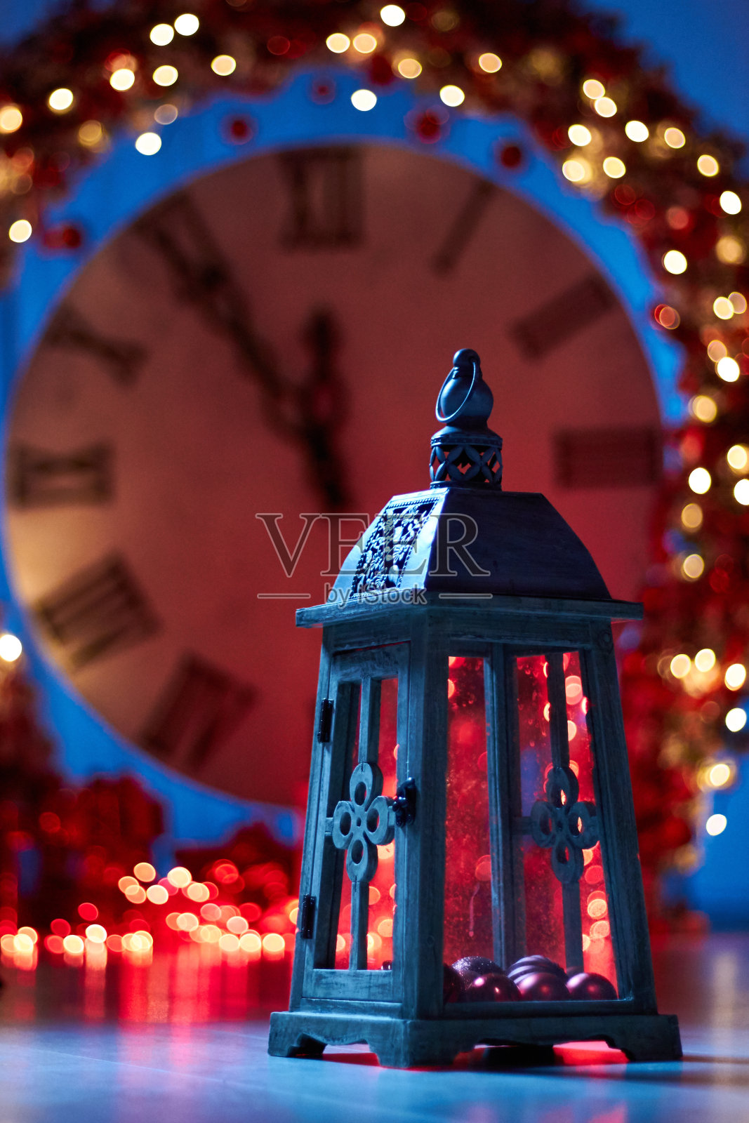 新年的背景与时钟。照片摄影图片