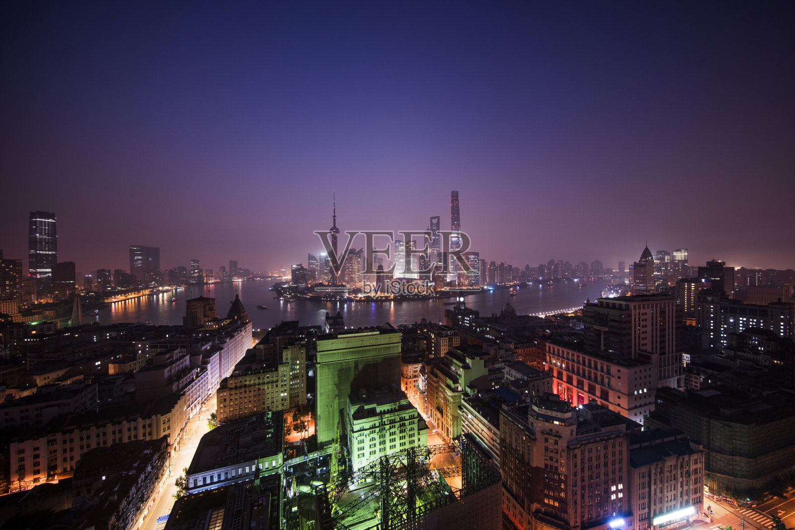 夜晚的上海天际线照片摄影图片