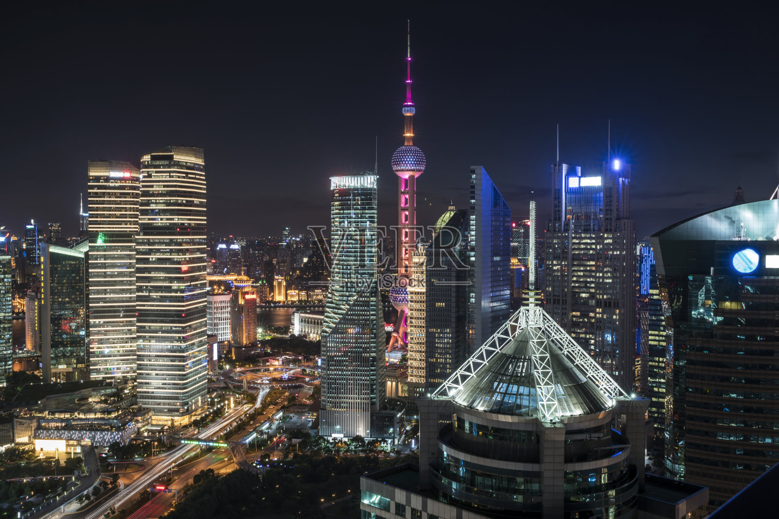 现代上海的天际线照片摄影图片