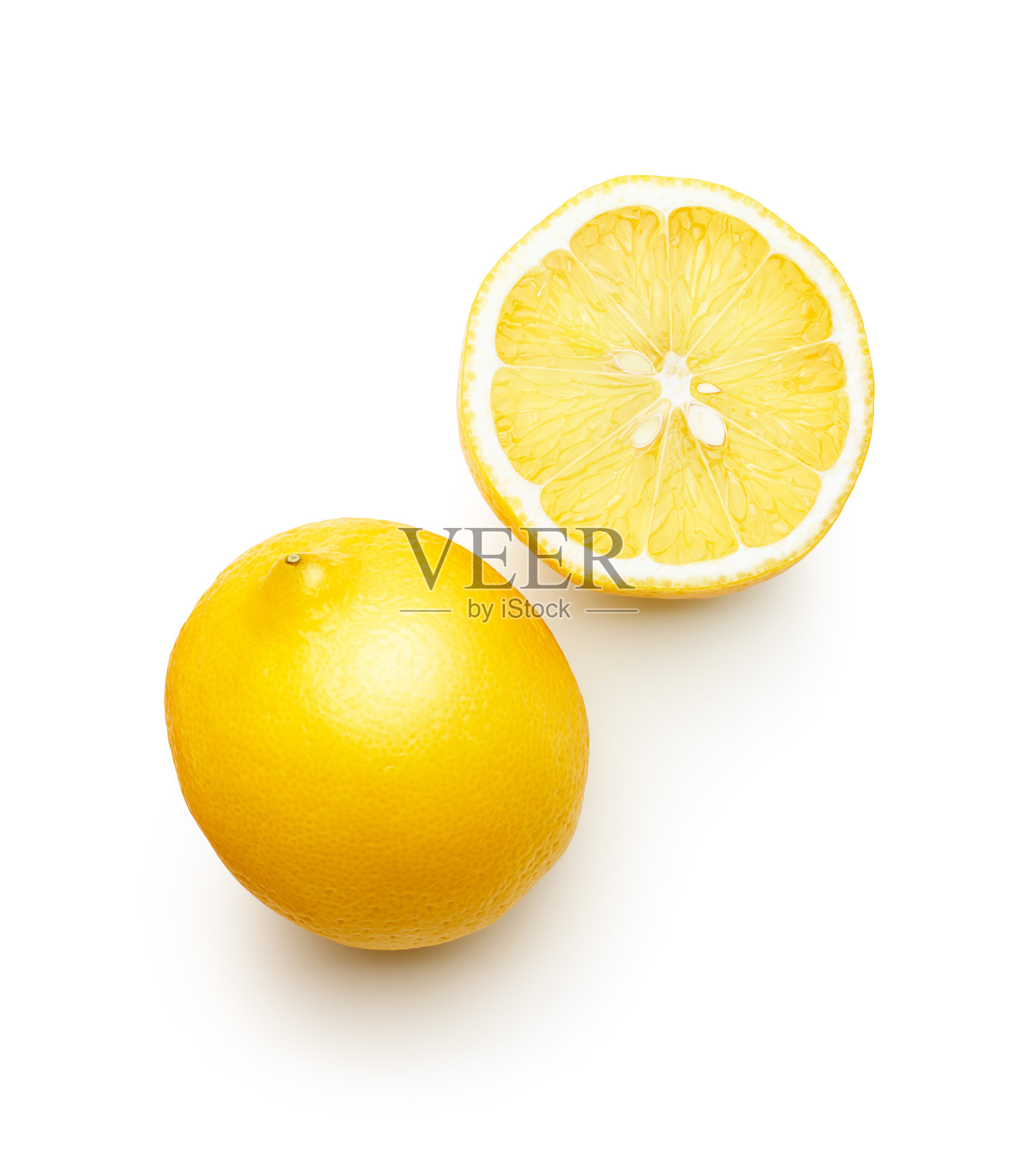 新鲜柠檬在白色背景，俯视图照片摄影图片