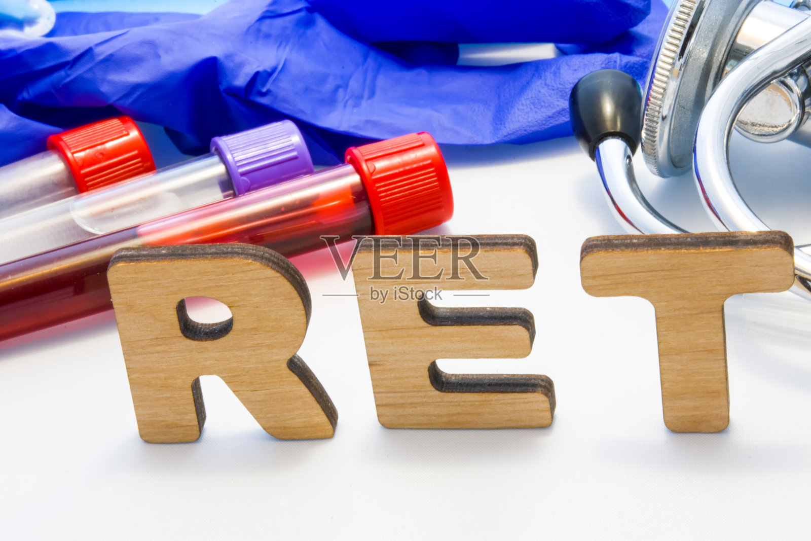 RET缩写是指用带血和听诊器的实验室试管进行网织红细胞计数。在实验室临床诊断中使用首字母RET，病理接触的测定增加或不足照片摄影图片
