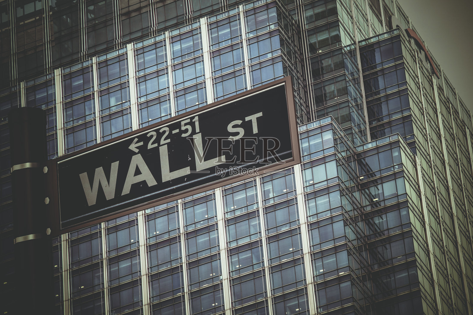 华尔街股票市场交易街路牌照片摄影图片