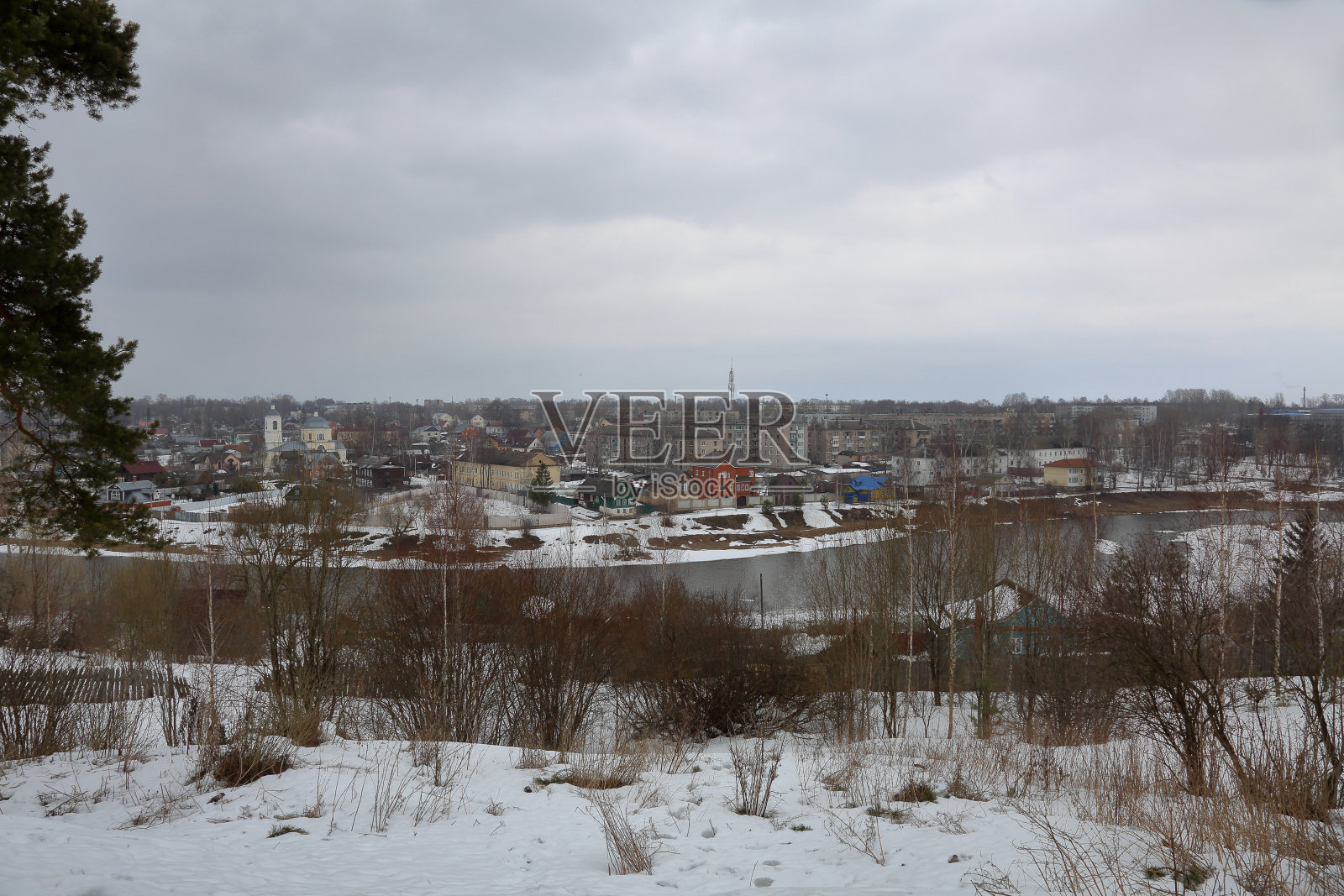 俄罗斯托尔若克的城市景观照片摄影图片