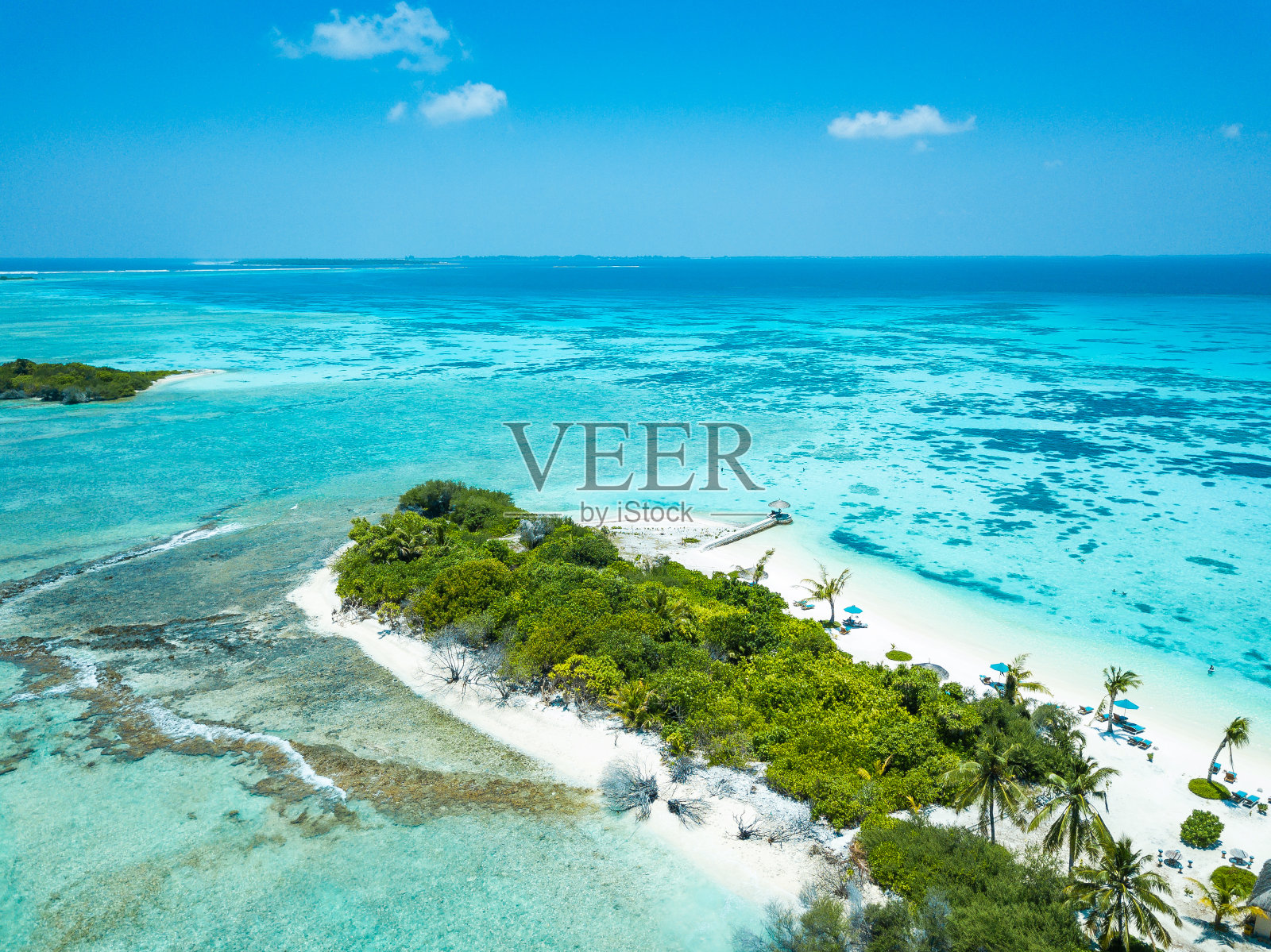 鸟瞰图的Canareef度假村马尔代夫，Herathera岛，阿杜环礁照片摄影图片