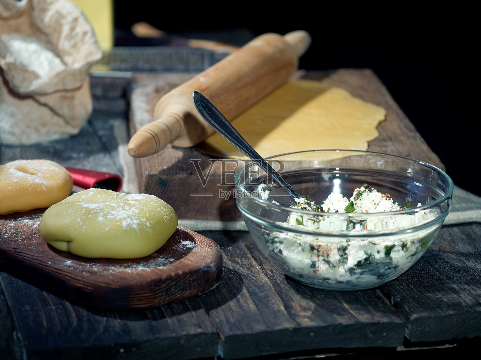 准备意大利乳清干酪馄饨照片摄影图片