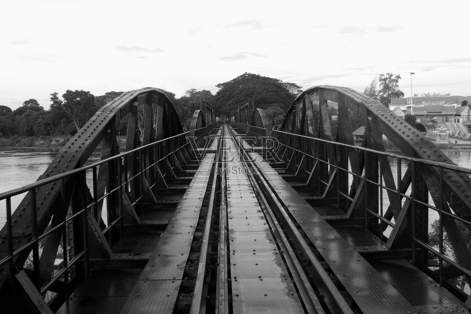 泰国北碧府桂河铁路桥照片摄影图片
