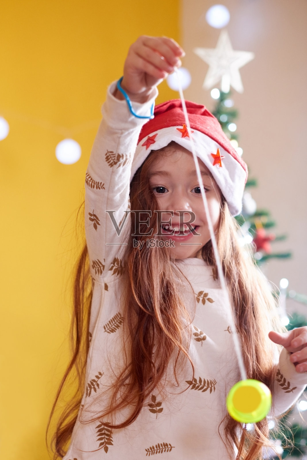 圣诞节是孩子们非常兴奋和期待的时刻照片摄影图片