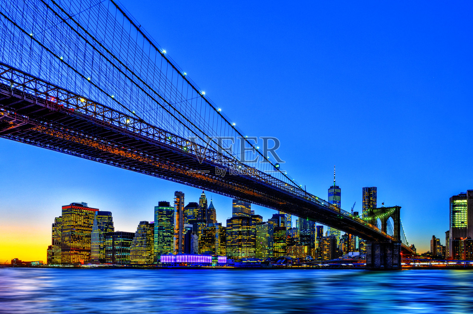 布鲁克林大桥和曼哈顿的夜晚照片摄影图片