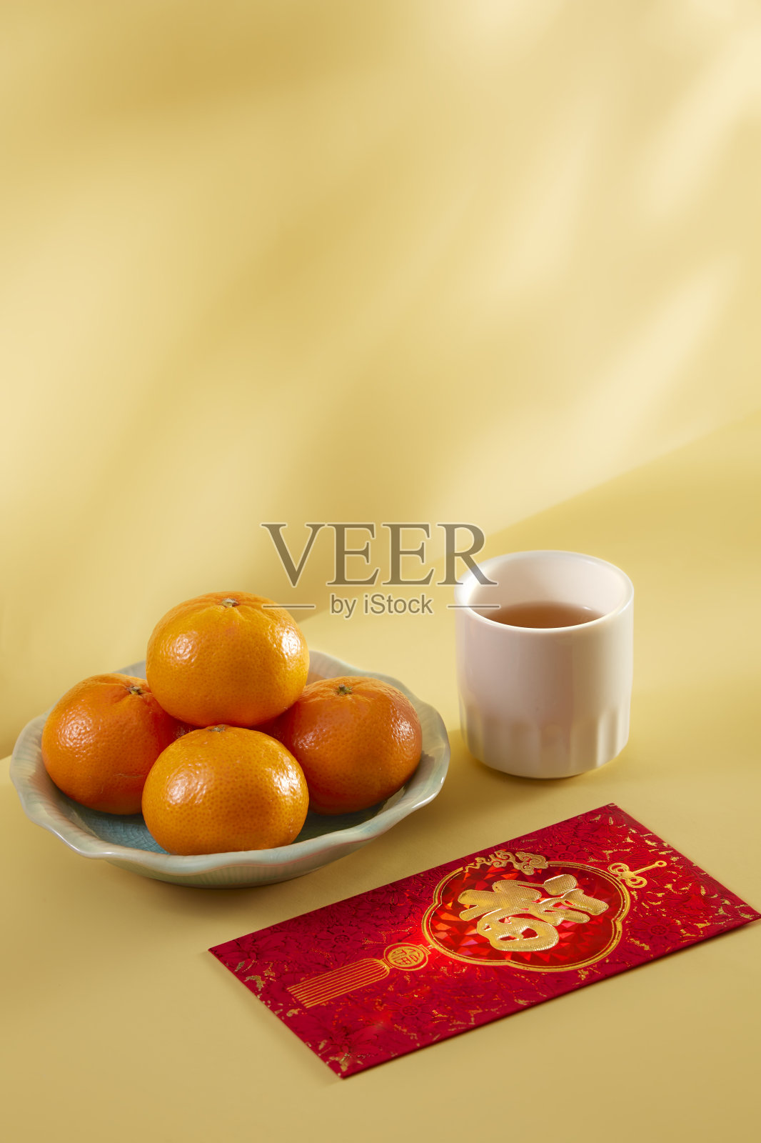 中国新年食品饮料与红包安宝静物。照片摄影图片