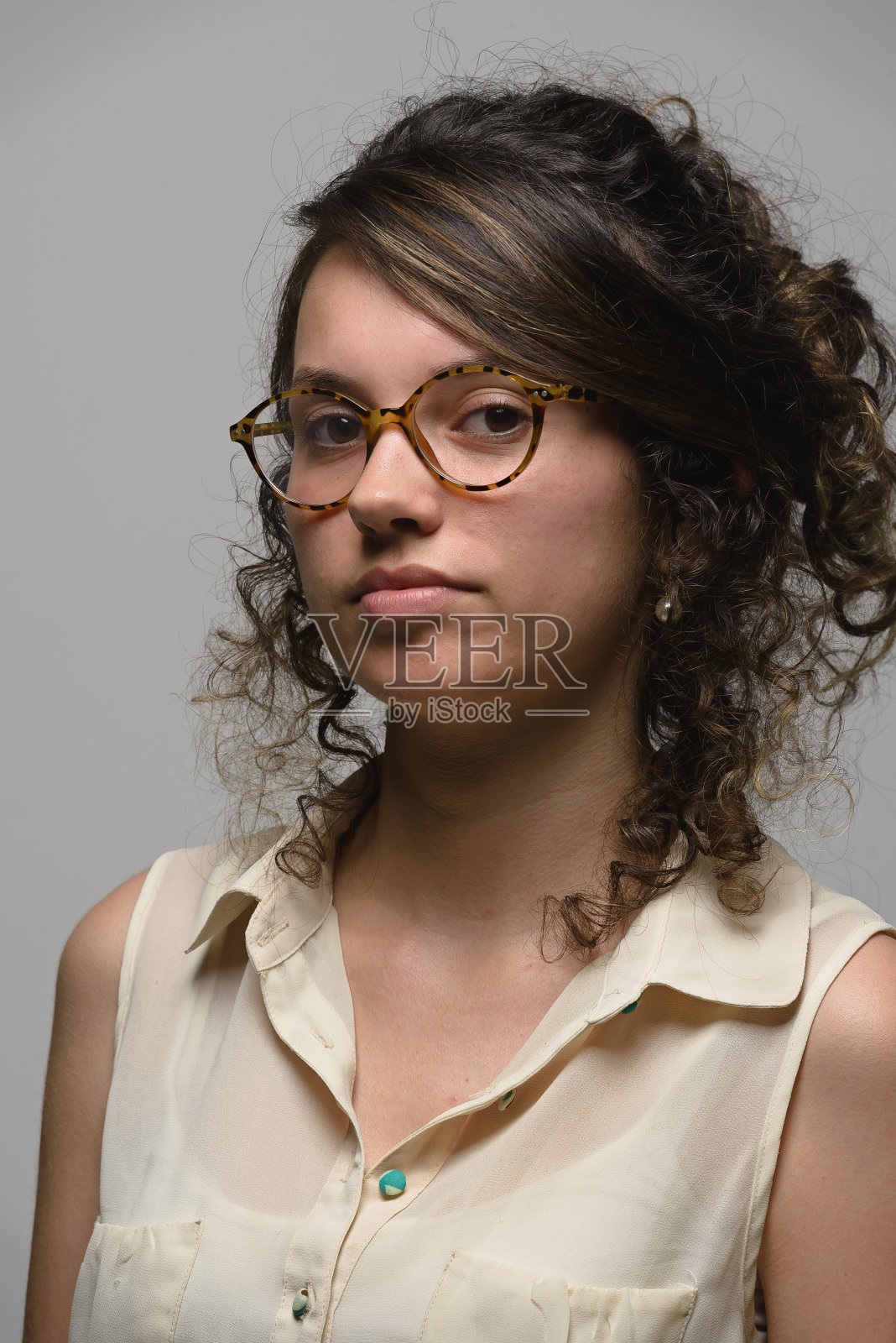 拉丁美洲妇女戴眼镜照片摄影图片