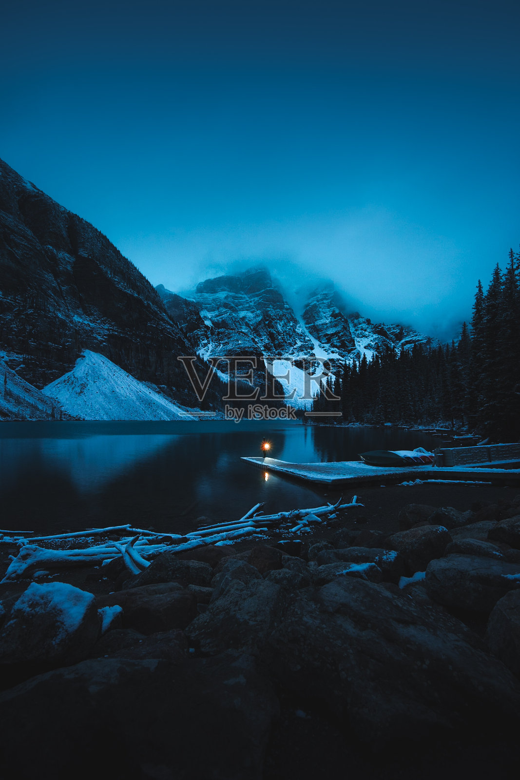 冰碛湖照片摄影图片