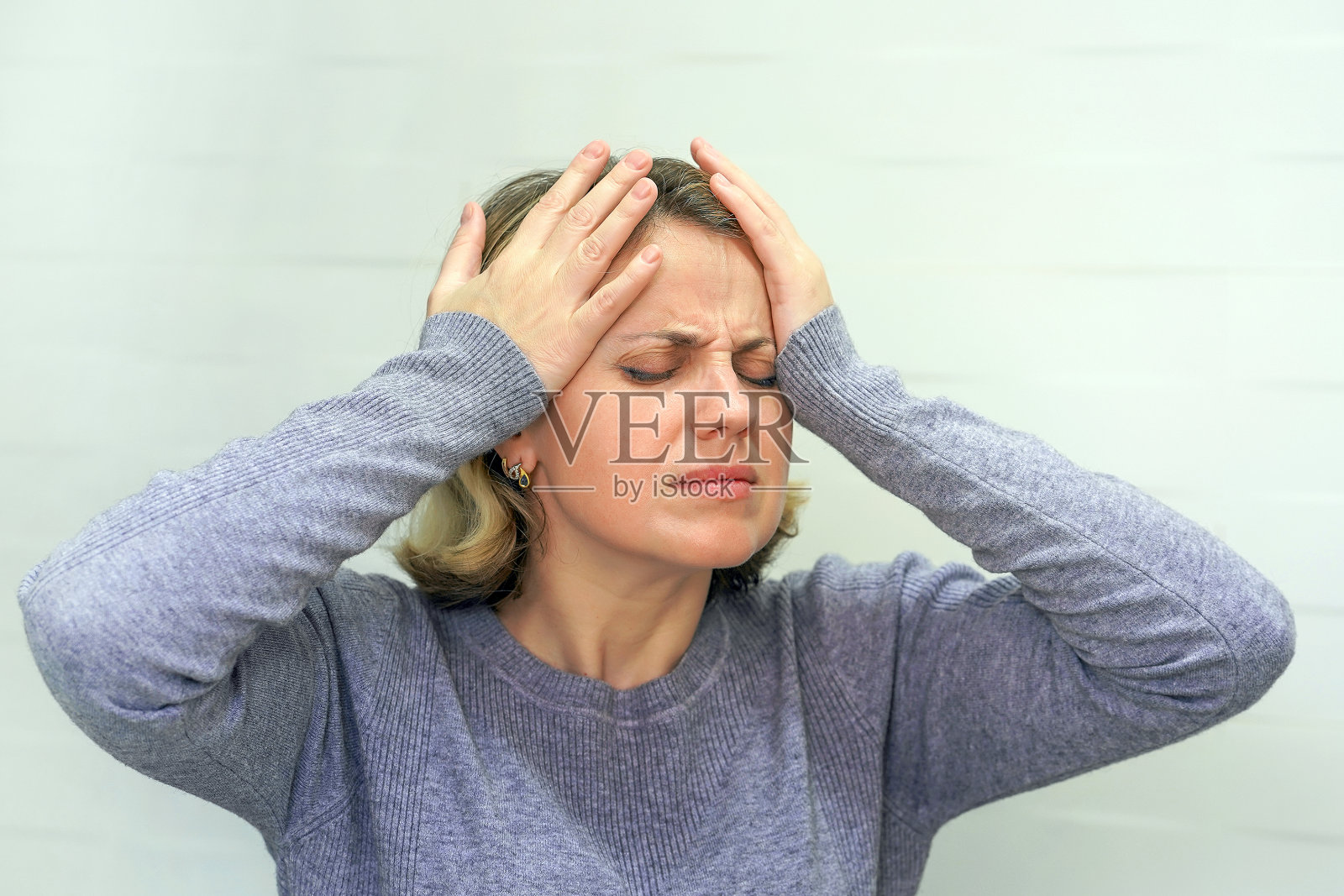 罕见的头痛范例：偏头痛、高血压、压力过大、上班表情包_U表情包