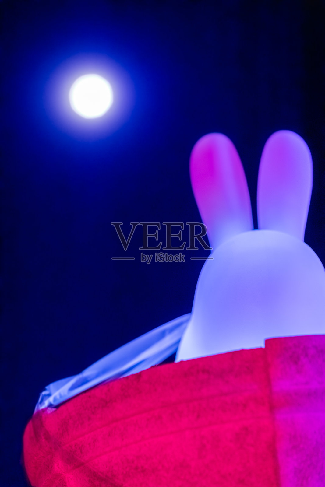 中秋节庆祝活动。兔在中国的中秋节灯笼照片摄影图片