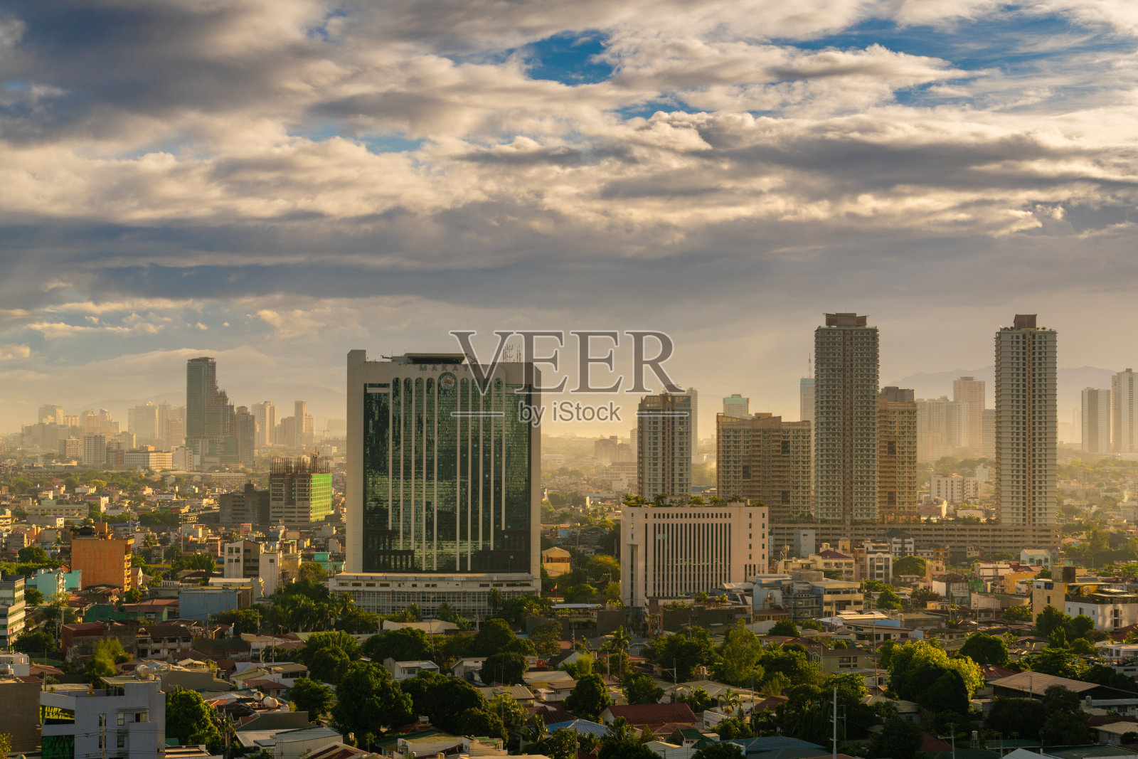 菲律宾马尼拉的天际线和其他建筑照片摄影图片