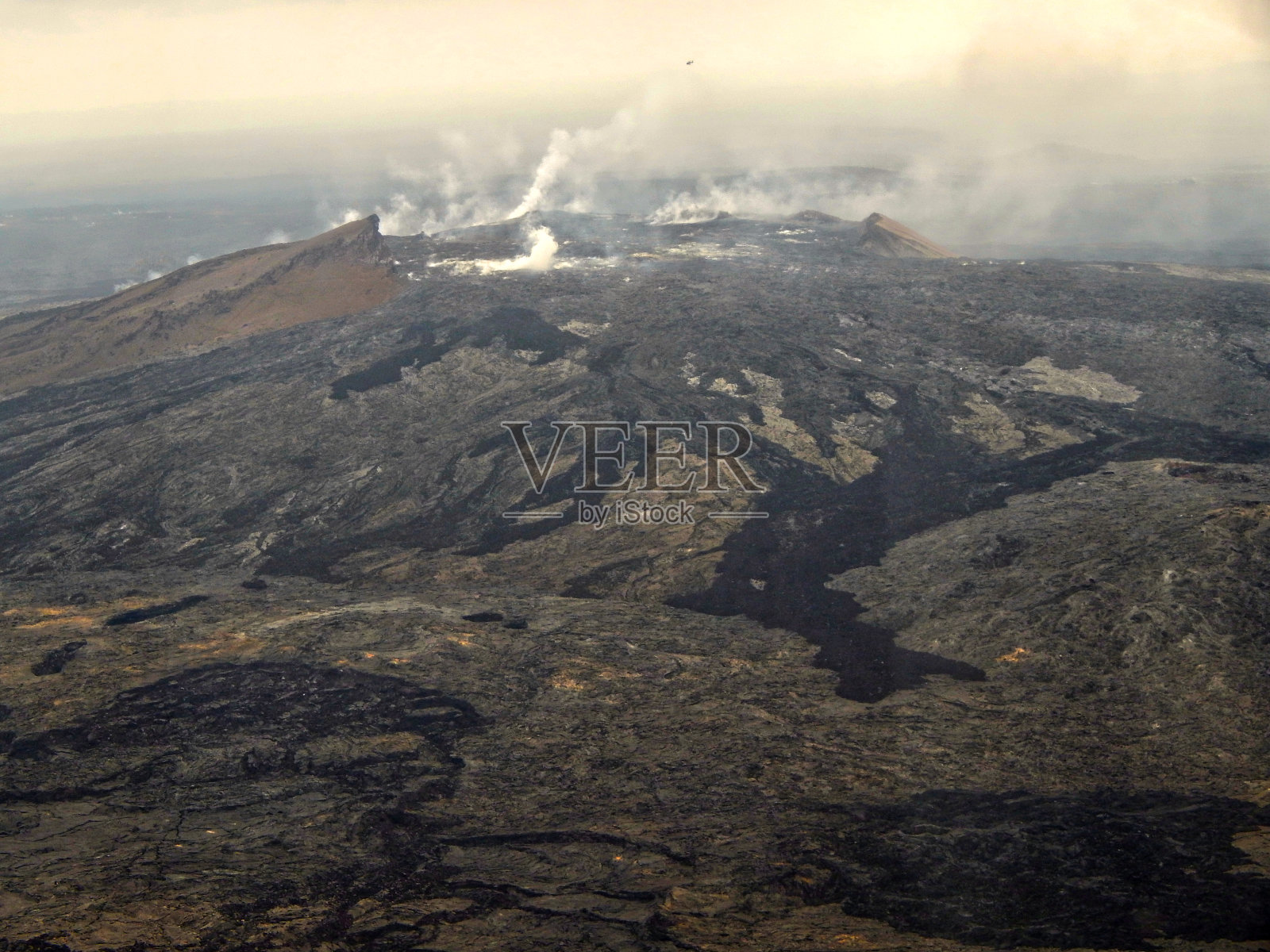 活火山活动的景象照片摄影图片