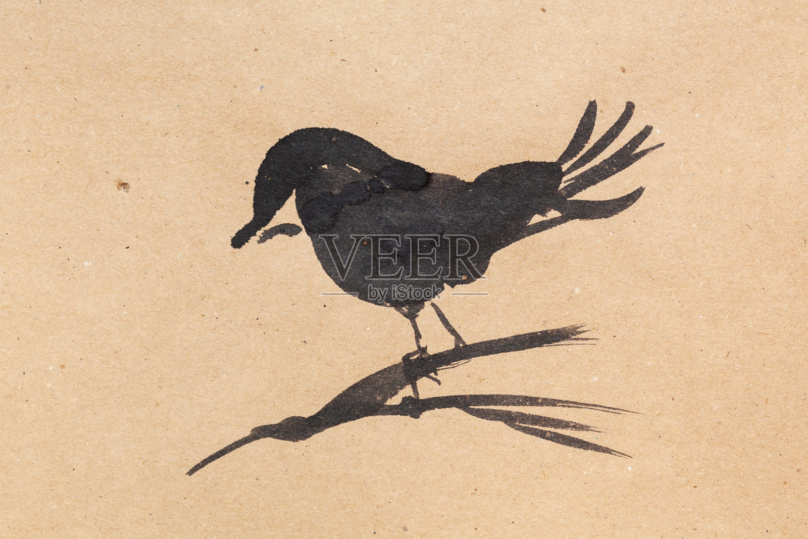 小鸟在树枝上手绘黑色水彩设计元素图片