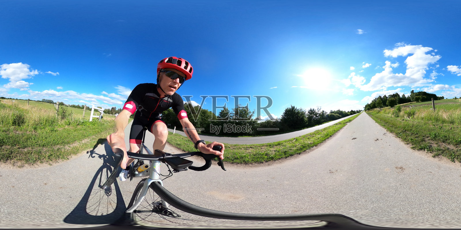 360度全景自行车训练自行车运动比赛照片摄影图片