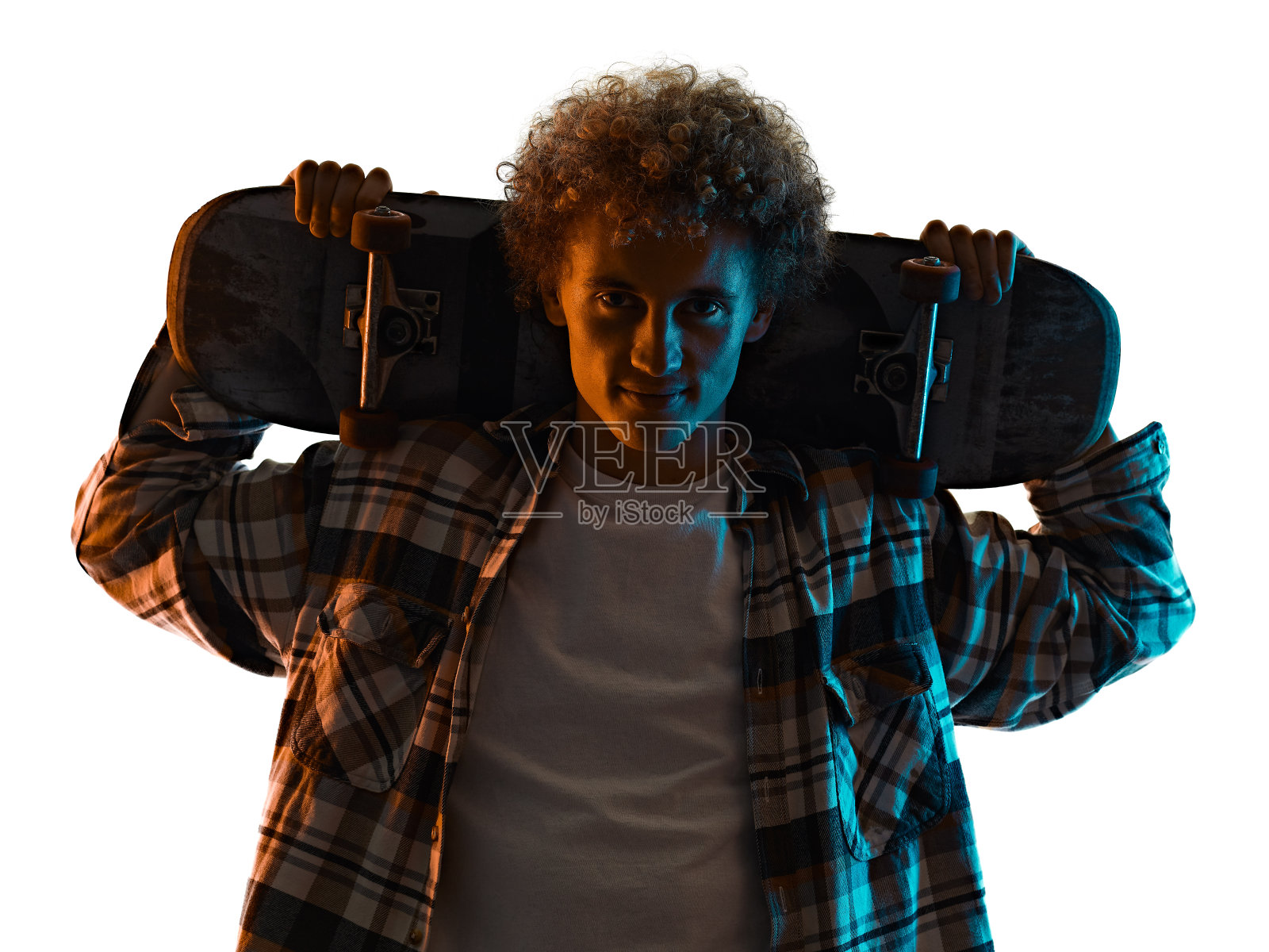 年轻人滑板滑板孤立的白色背景阴影剪影照片摄影图片