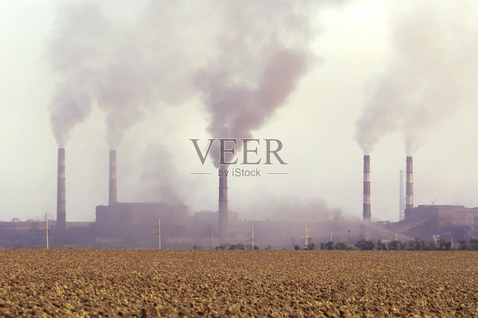 空气污染，工厂废气，工厂烟雾。气候变化,气候变暖。照片摄影图片