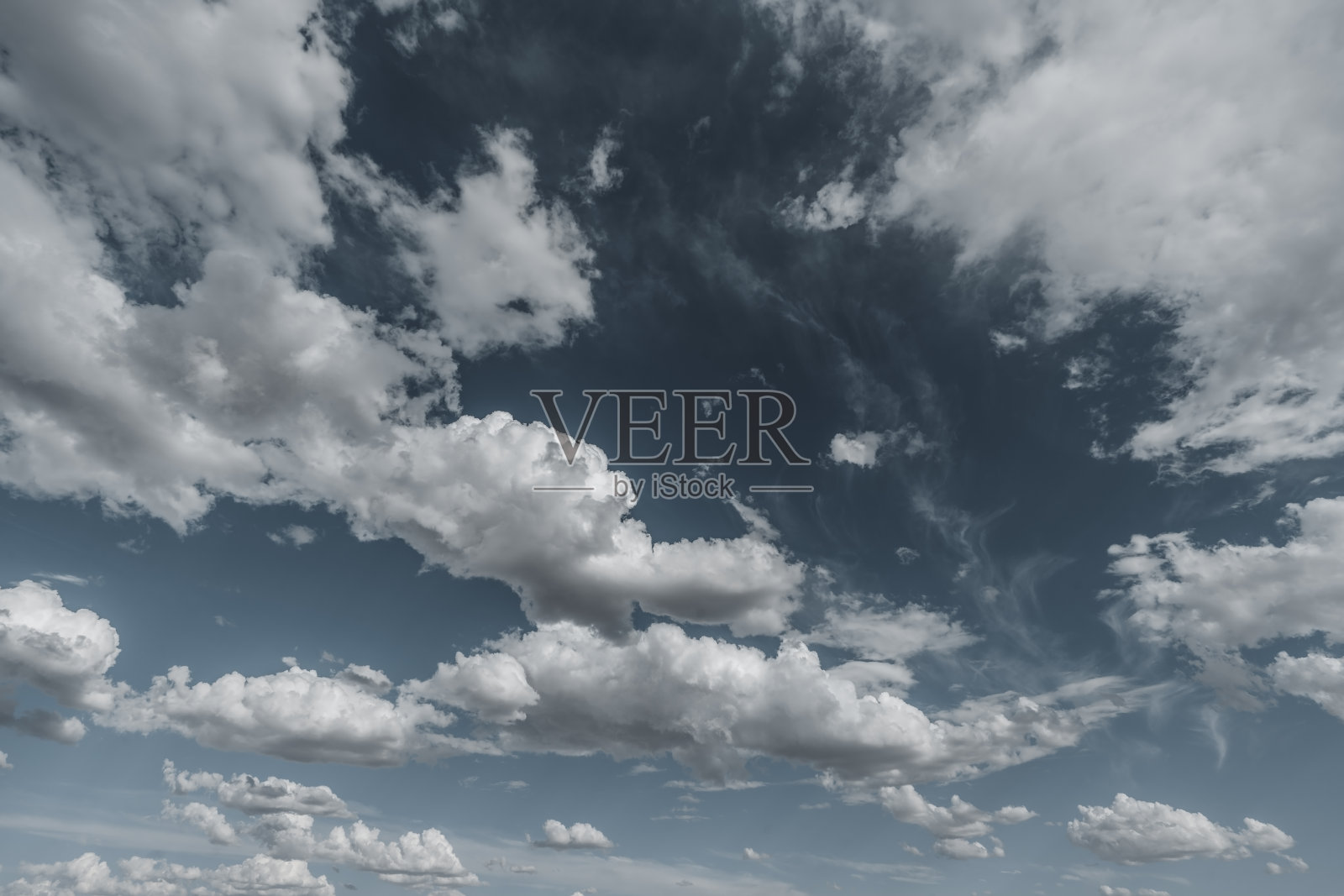 蓝天白云，夏日背景照片摄影图片