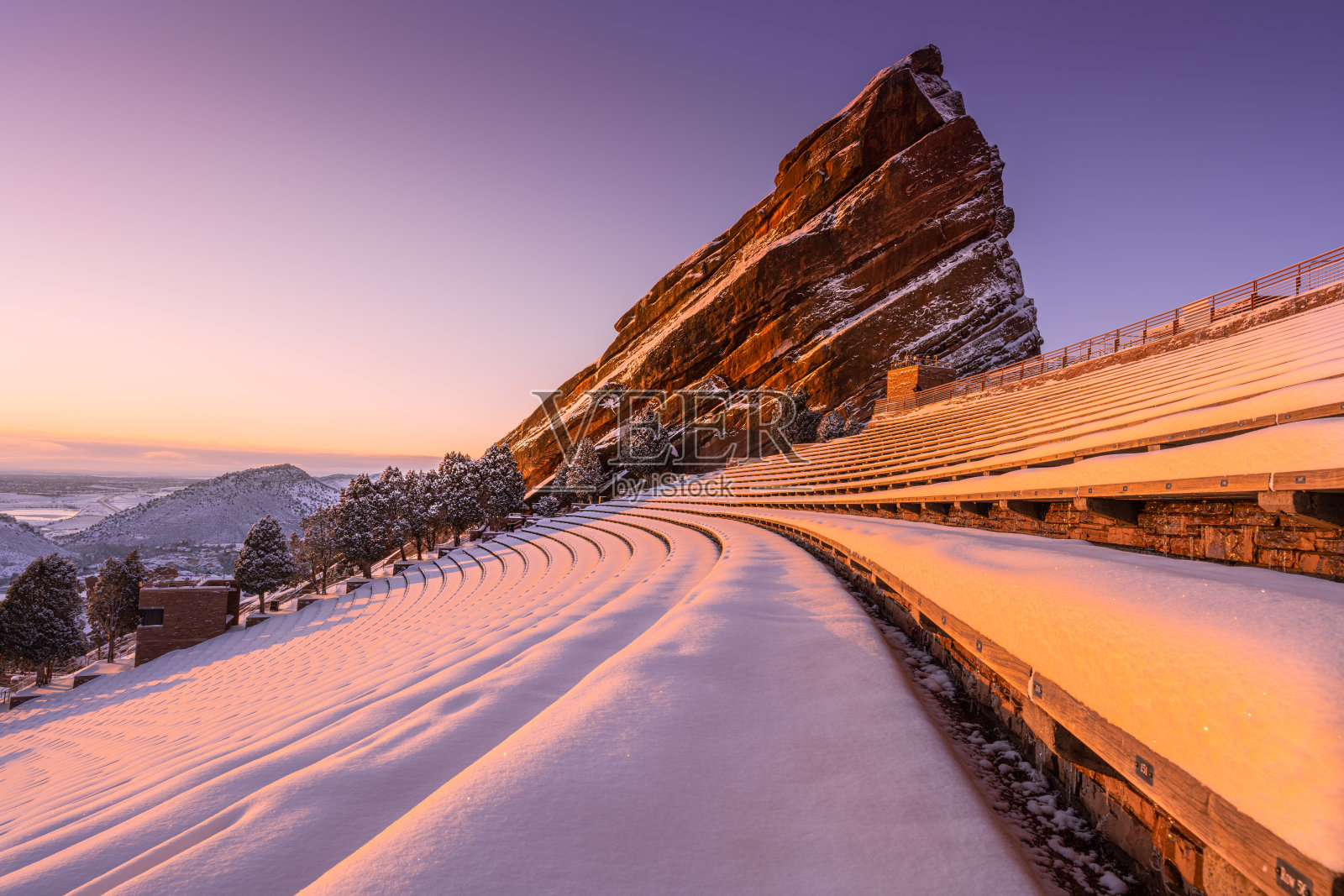 《红岩冬日日出》照片摄影图片