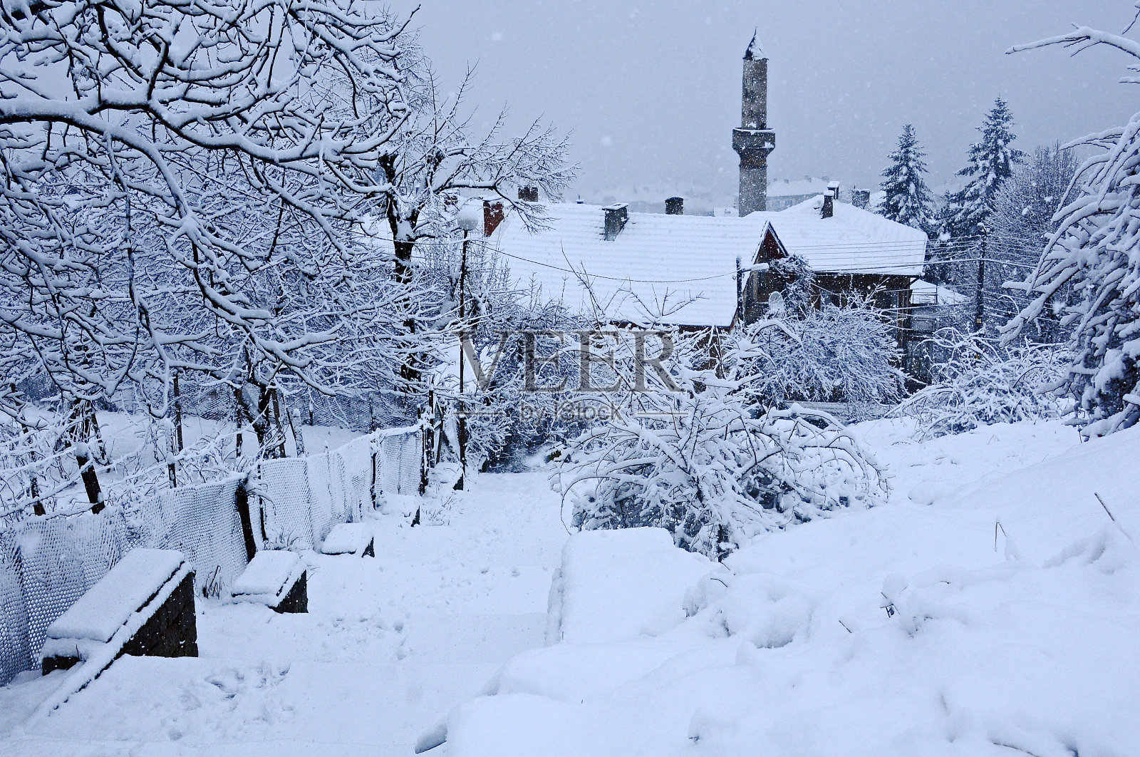 Belogradchik镇的暴风雪照片摄影图片