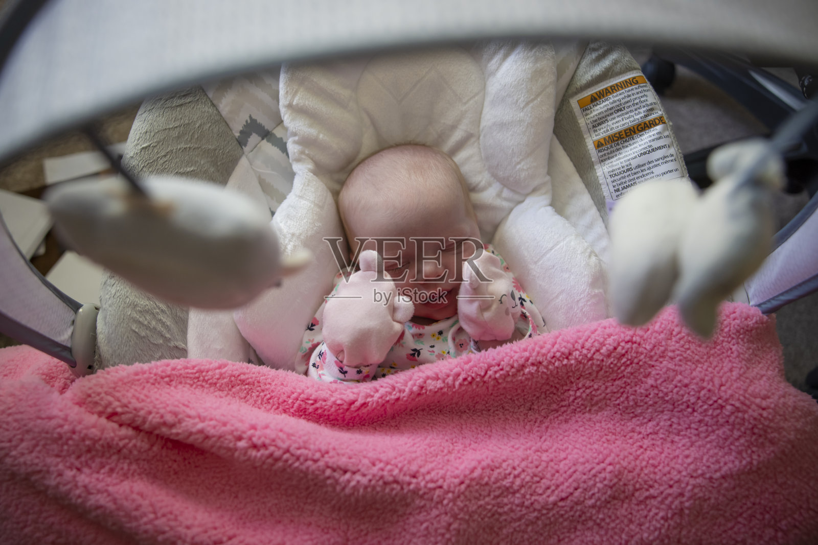 新出生的婴儿照片摄影图片