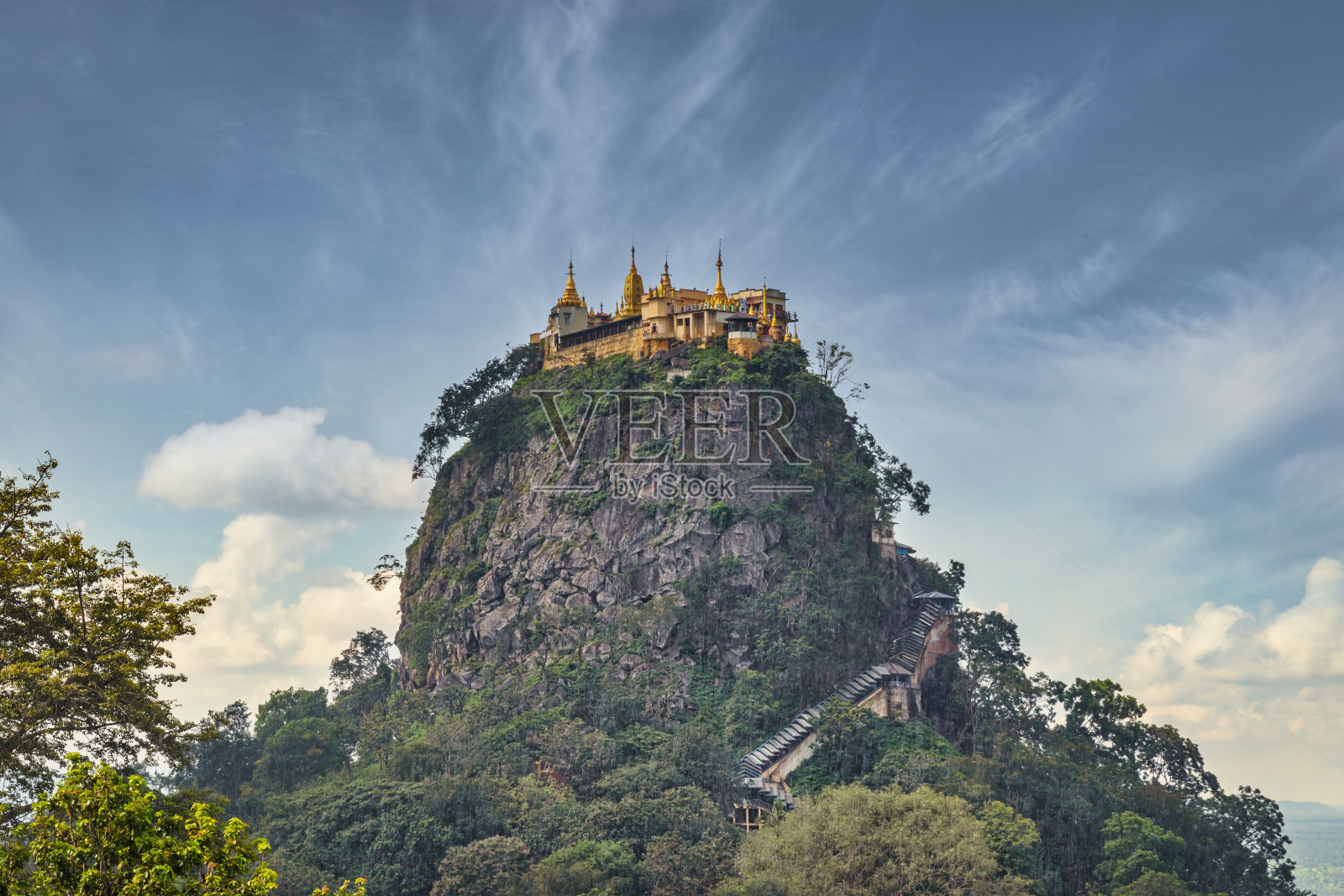 缅甸波巴汤卡拉特山修道院照片摄影图片