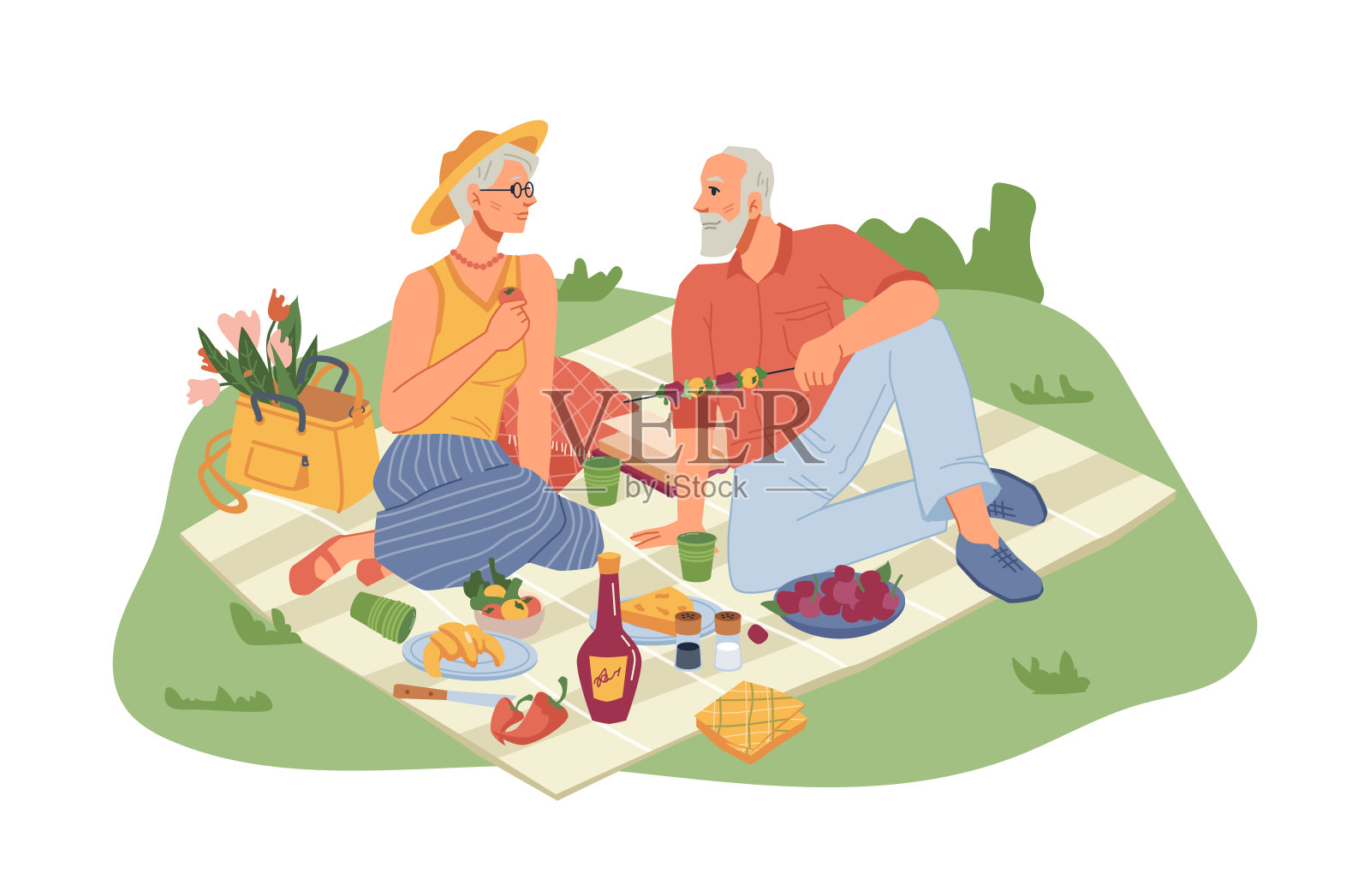 野餐上自然，成熟的男人和女人坐在毯子上喝着酒。病媒水果蔬菜，平卡通人孤立。年长家庭轿休息在公园花园，篮子与产品插画图片素材