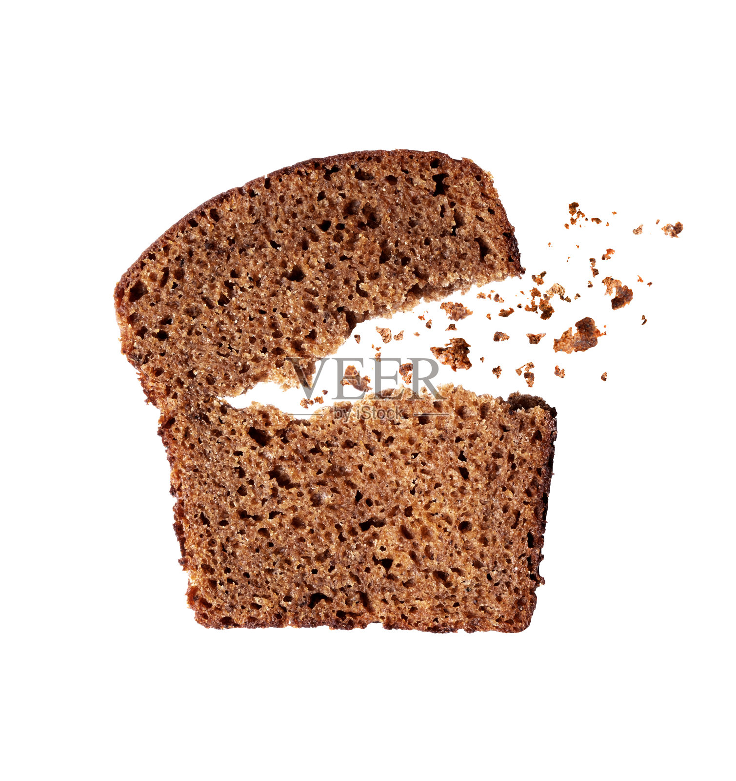 切成薄片的黑麦面包和面包屑靠近白色的背景照片摄影图片