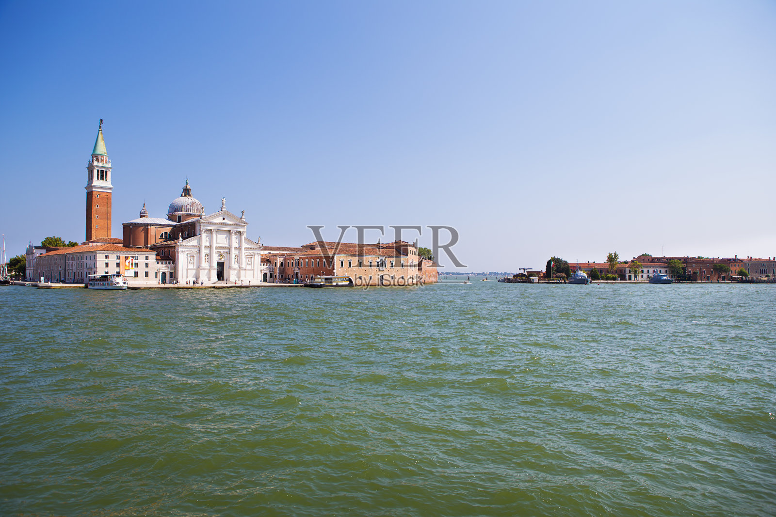 大运河和大教堂圣玛丽亚德拉礼炮，威尼斯，意大利照片摄影图片