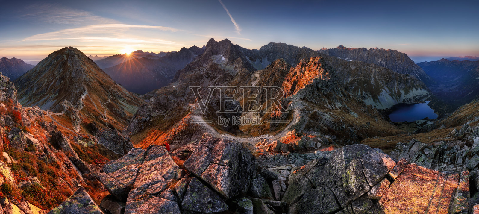 美丽的日落山全景从波兰Tatras - Szpiglasowy Wierch照片摄影图片